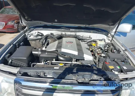 2006 Toyota Land Cruiser V8 z USA, uszkodzony, nr VIN JTEHT05J162097410